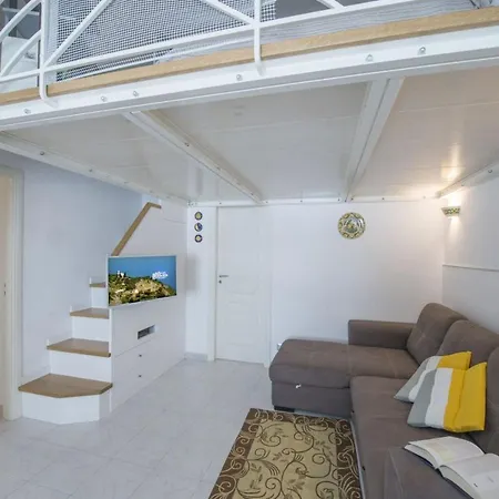 Sleeps 4 * Amalfi